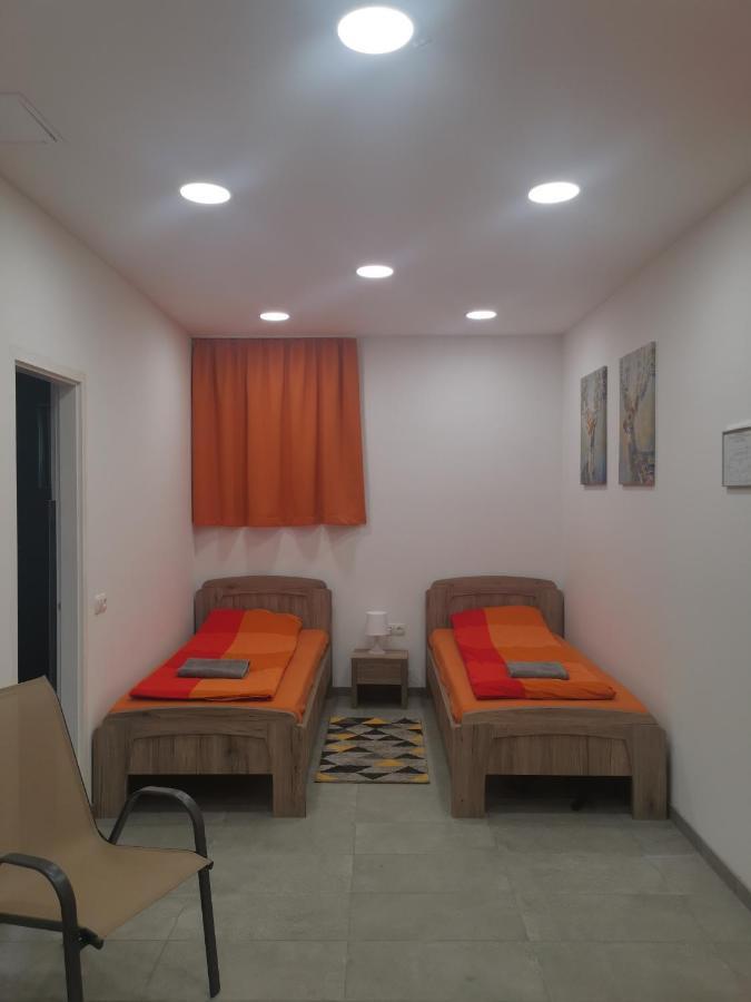 דירות Kemecse Podlovics Tanya Panzio מראה חיצוני תמונה